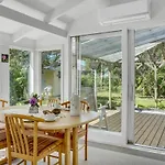 4 Bedroom Awesome In Hébergement de vacances