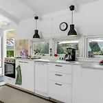 4 Bedroom Awesome In Hébergement de vacances