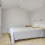 4 Bedroom Awesome In Hébergement de vacances Skibby