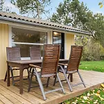 4 Bedroom Awesome In