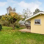 4 Bedroom Awesome In *