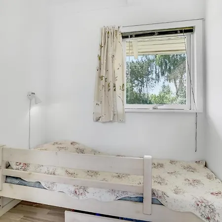 Holiday home 4 Bedroom Awesome In Skibby