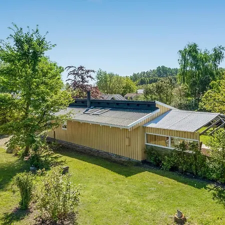 4 Bedroom Awesome In *