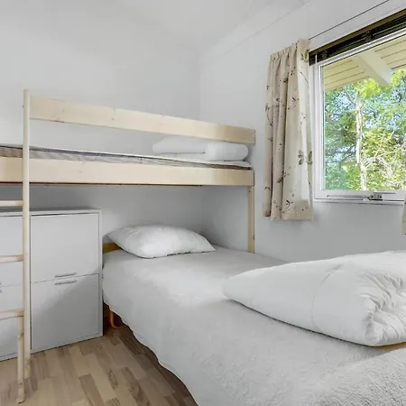 Holiday home 4 Bedroom Awesome In *